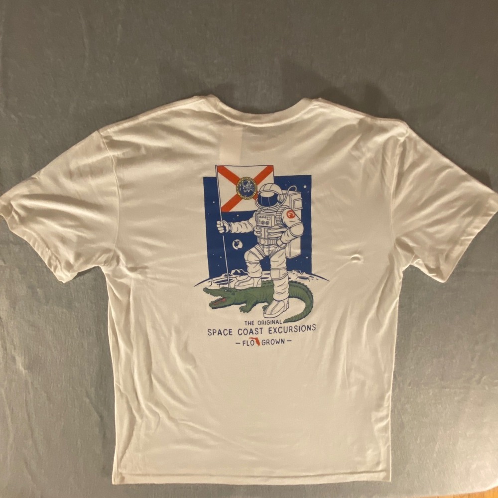 FloGrown Mens Space Coast Excursion Astronaut Gator Graphic T-Shirt White XL NWT